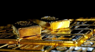 استقرار أسعار الذهب وسط مخاوف الأسواق من تداعيات صدمة أسعار النفط العالمية